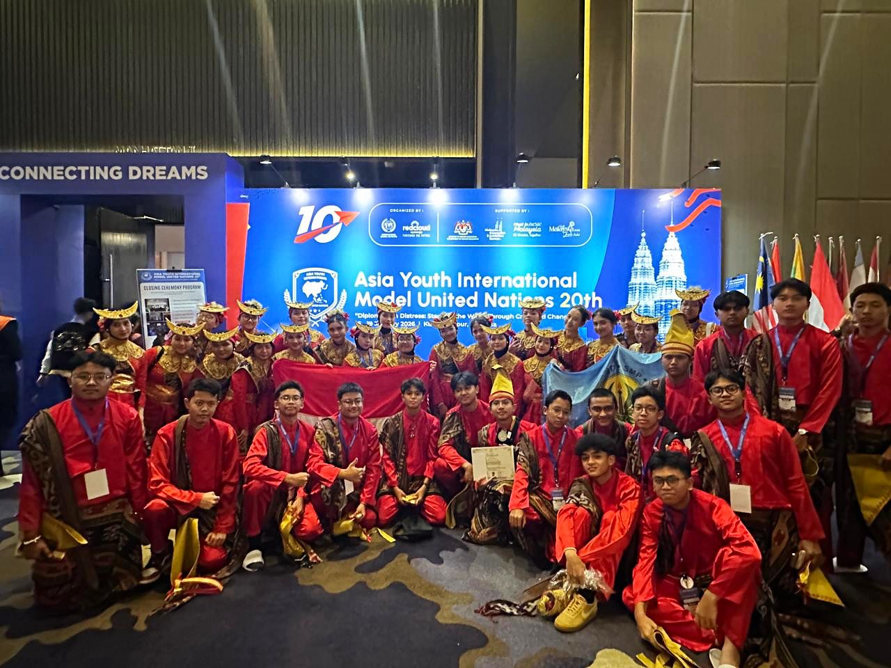 Top! SMA Labschool Jakarta Sabet Penghargaan Tertinggi di AYIMUN 2026 Malaysia