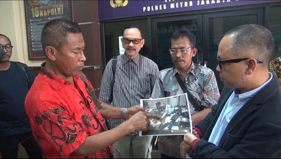 Geger! Senjata Api, Ratusan Peluru, Narkoba hingga VCD Porno Ditemukan di Ruangan Sekolah Swasta Jaksel