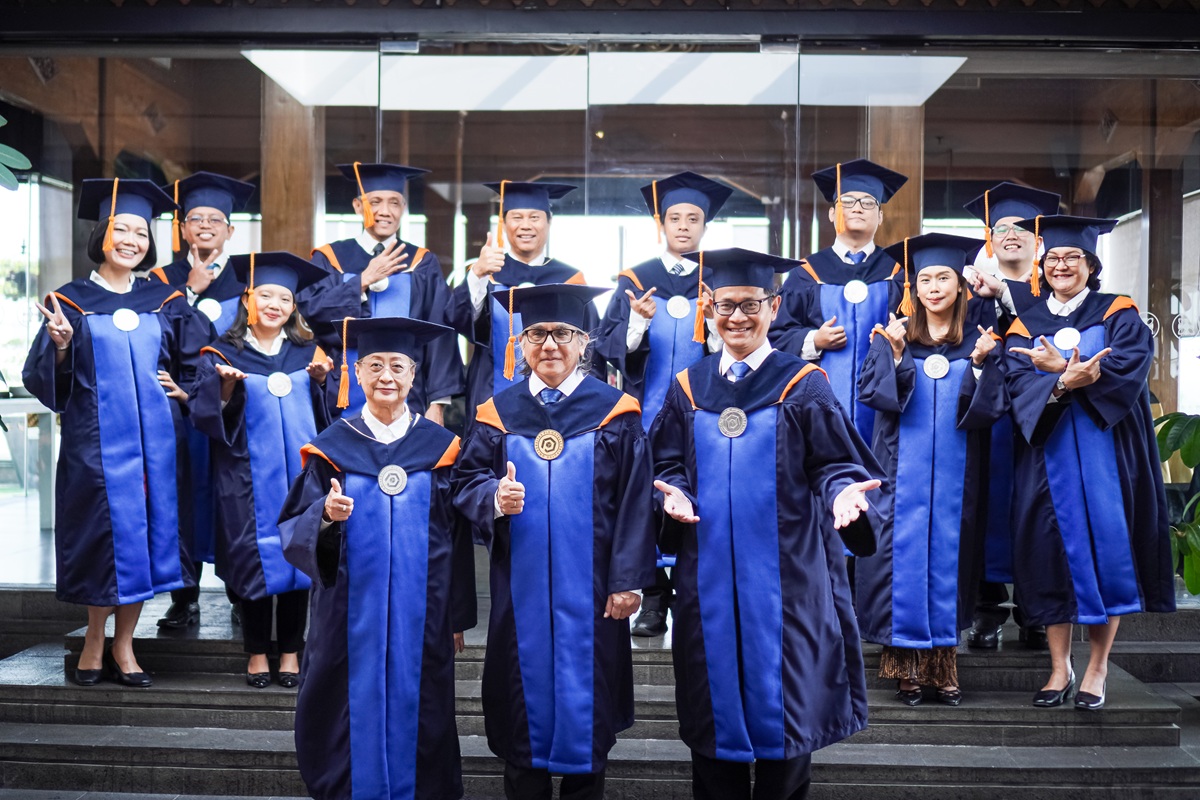 Wisuda UPITRA 2 - DOK UPITRA