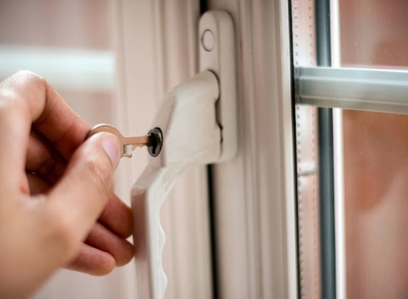Tips Aman Meninggalkan Rumah Saat Liburan