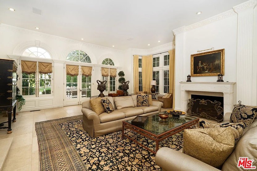 Intip Rumah Menendez Bersaudara di Beverly Hills, Saksi Bisu Pembunuhan di Amerika