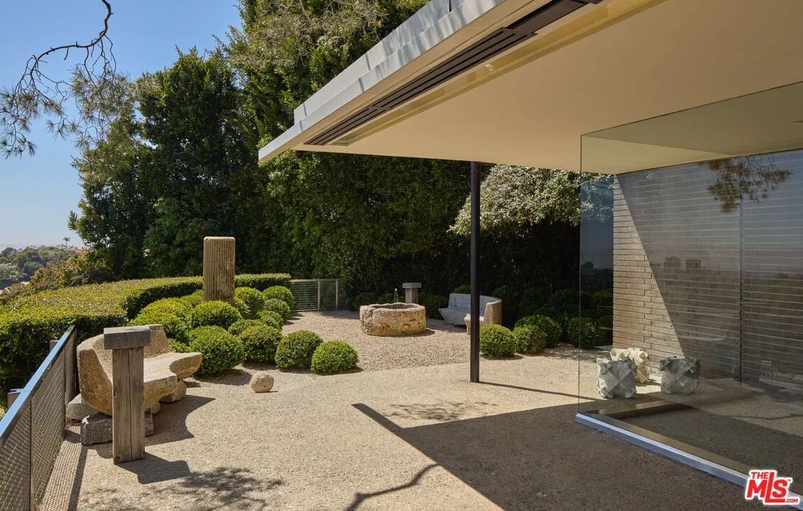 Pindah ke Inggris, Ellen DeGeneres Jual Rumah Terakhirnya di LA