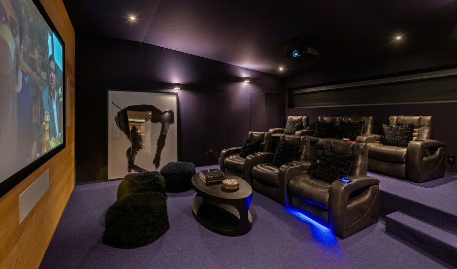 Rocker Gene Simmons Jual Rumah Rp232 Miliar, Pembelinya Diseleksi Ketat
