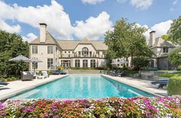 Pacar Taylor Swift Beli Properti Rp55 Miliar, Jadi Tempat Penampungan Tunawisma?
