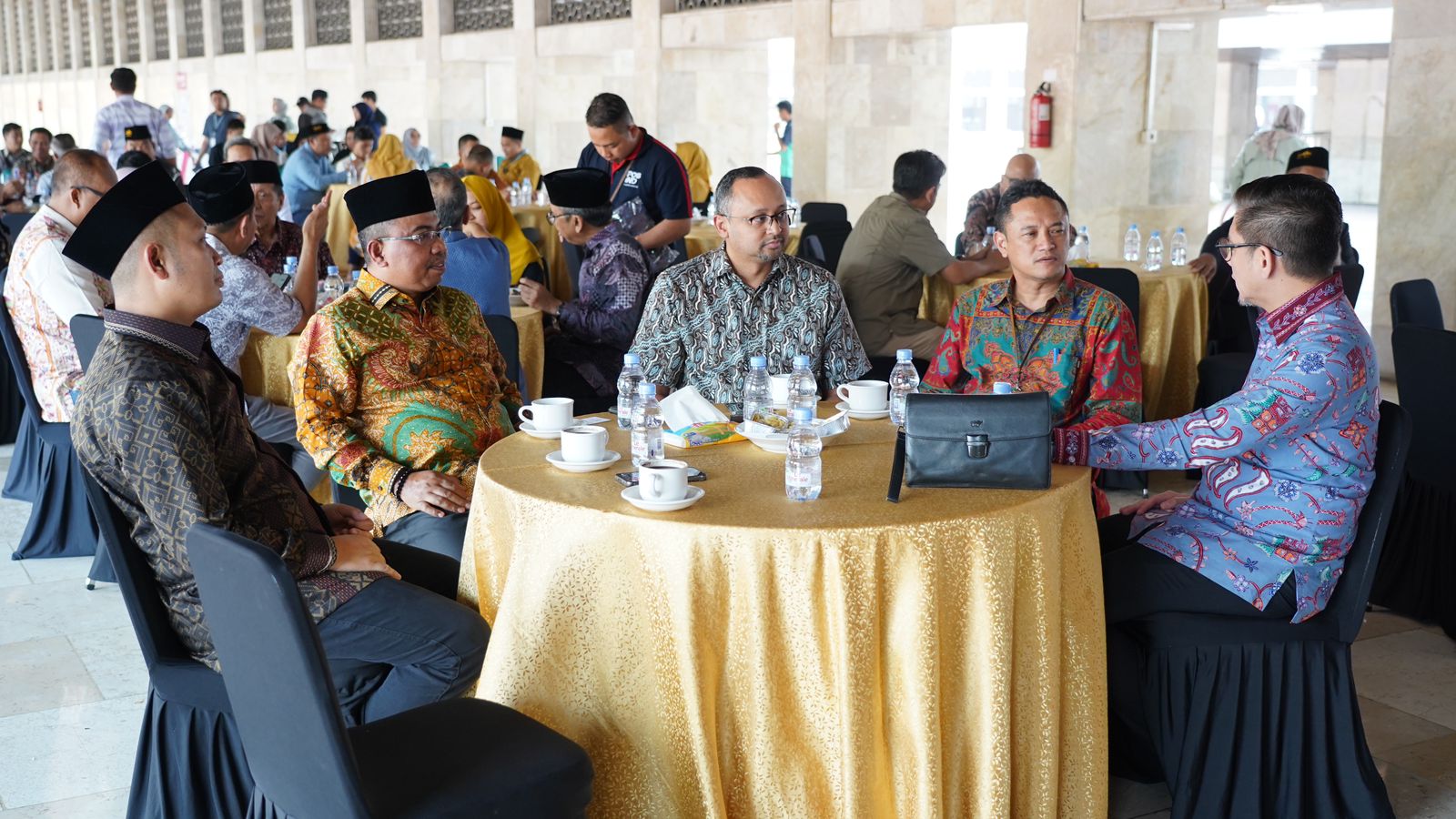 Pos Indonesia dan Treetan Nusantara Network Garap Layanan Umrah dan Wisata Halal