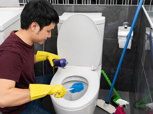 Cara Menghilangkan Noda Kerak di Toilet