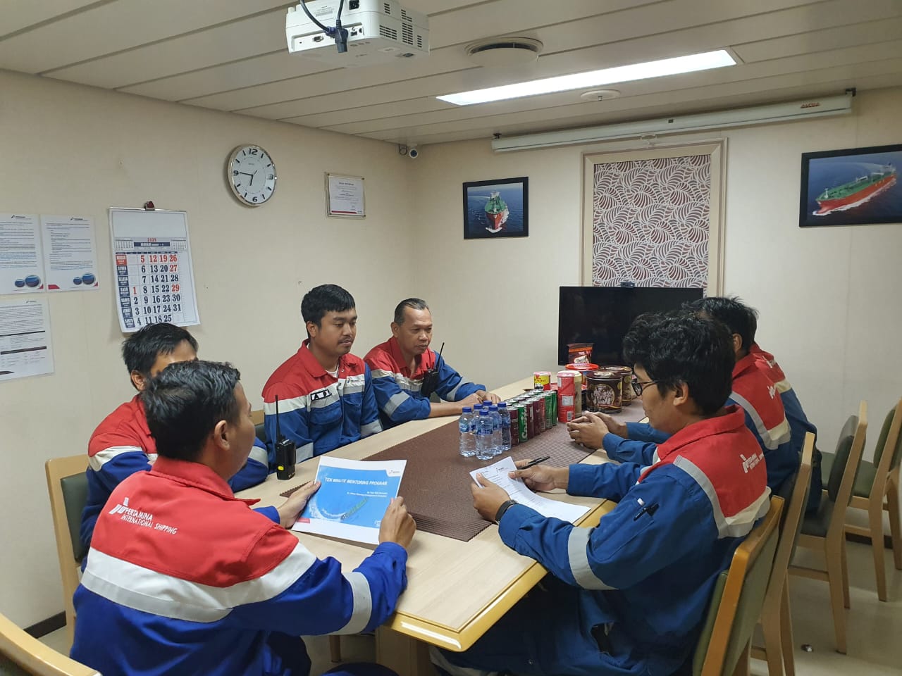 Kisah Para Penjaga Laut PIS: Menerjang Ombak dan Menghadang Perompak