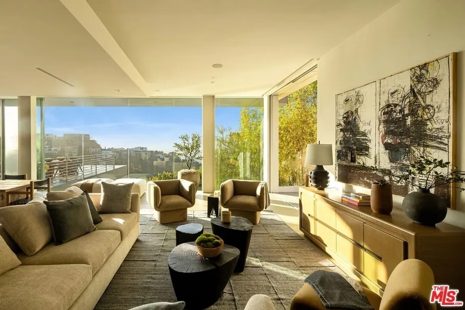 Dijual Beberapa Kali, Rumah Bekas Brittany Murphy dan Britney Spears Ini Diobral Murah
