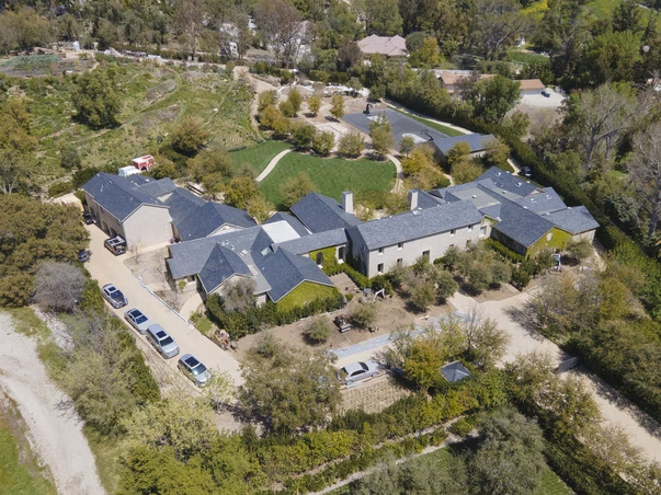 Wow! Rumah Kim Kardashian Seharga Rp1 Triliun Direnovasi