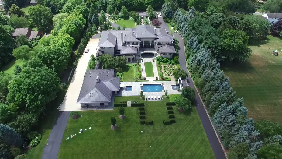 Intip Koleksi Rumah Mewah LeBron James
