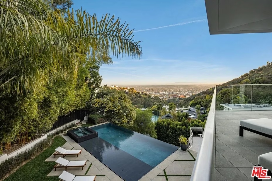 Dijual Beberapa Kali, Rumah Bekas Brittany Murphy dan Britney Spears Ini Diobral Murah