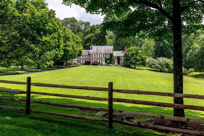 Banyak Selebriti Pindah Rumah ke New Hope, Ada Gigi Hadid dan Bradley Cooper