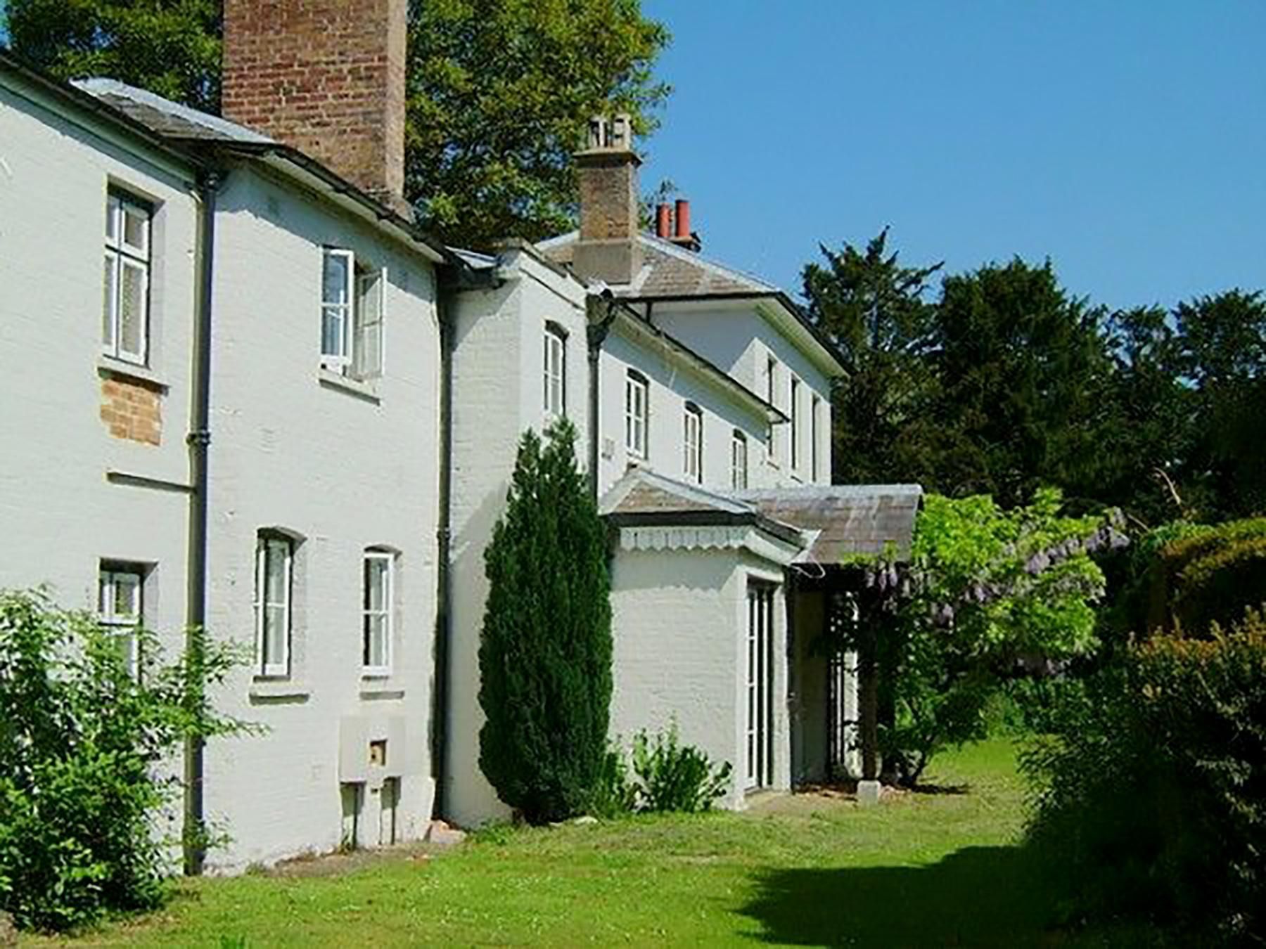 Jejak Keluarga Sussex: Deretan Properti Mewah Harry dan Meghan