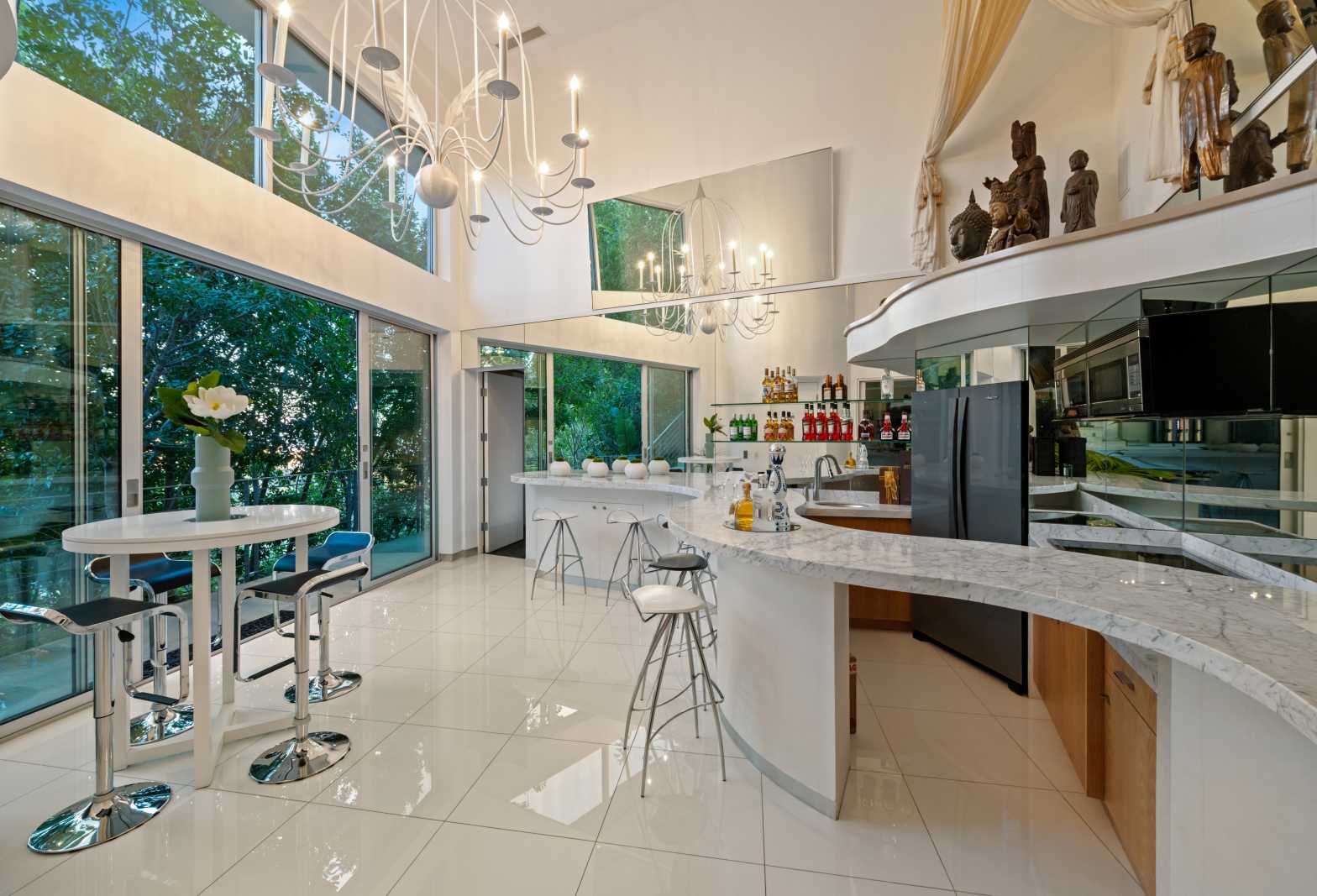 Influencer Ini Jual Rumah Rp168 Miliar