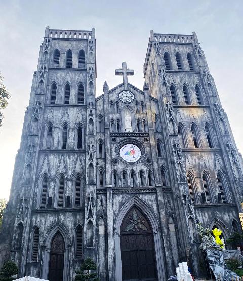 Katedral St. Joseph’s di Hanoi, Sentuhan Gothic Eropa dalam Balutan Budaya Vietnam