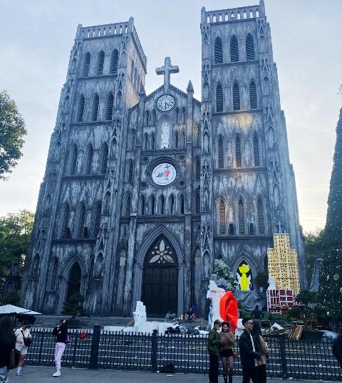 Katedral St. Joseph’s di Hanoi, Sentuhan Gothic Eropa dalam Balutan Budaya Vietnam