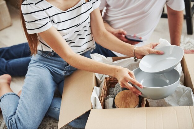Bukan <i>Decluttering</i>, Kamu Bisa Pakai Metode Ini Buat Rapikan Rumah