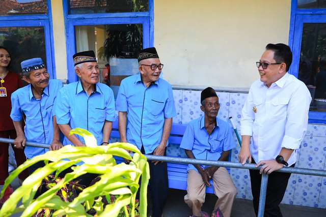 Penurunan Tertinggi Nasional, Jatim Cetak Sejarah Pertama Kali Angka Kemiskinan Tembus 1 Digit