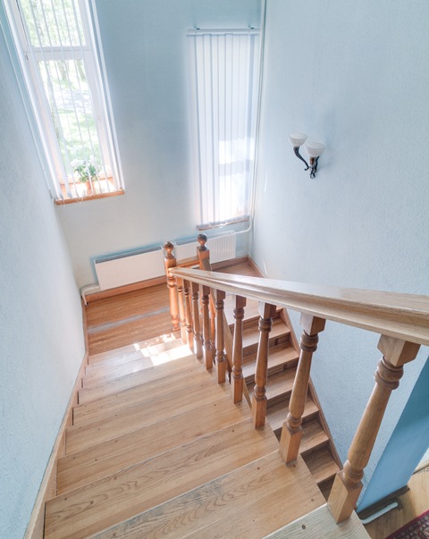 Jangan Salah Pilih, Ini Jenis Tangga yang Cocok untuk Rumah Kamu