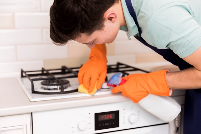 Tips Membersihkan Dapur agar Bebas Minyak dan Kuman