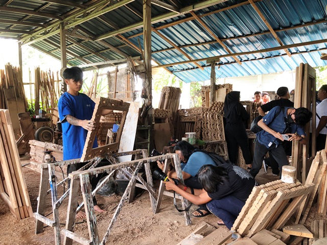 Perajin Kayu Ukir Bali Bertahan di Tengah Gempuran Furnitur Minimalis
