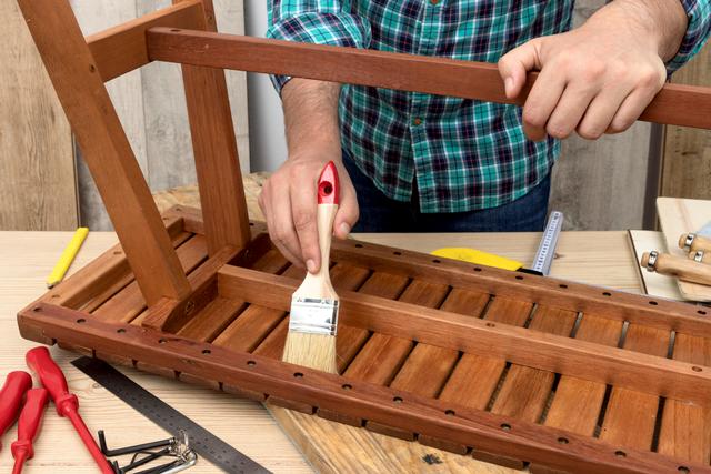 Produk yang Ampuh Bersihkan Furnitur Kayu