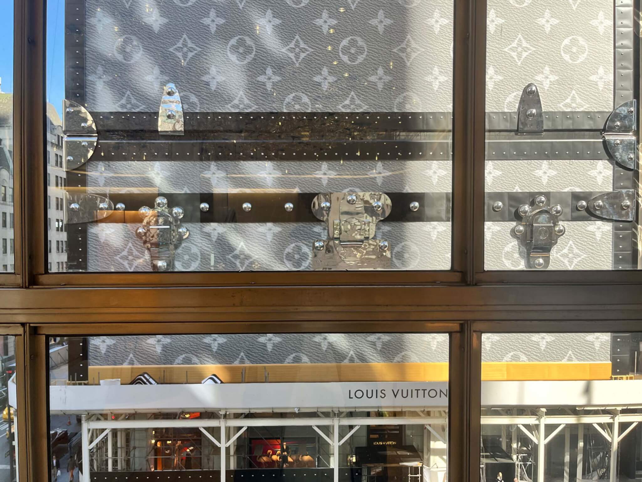 Viral! Desain Gedung Louis Vuitton Seperti Koper Raksasa