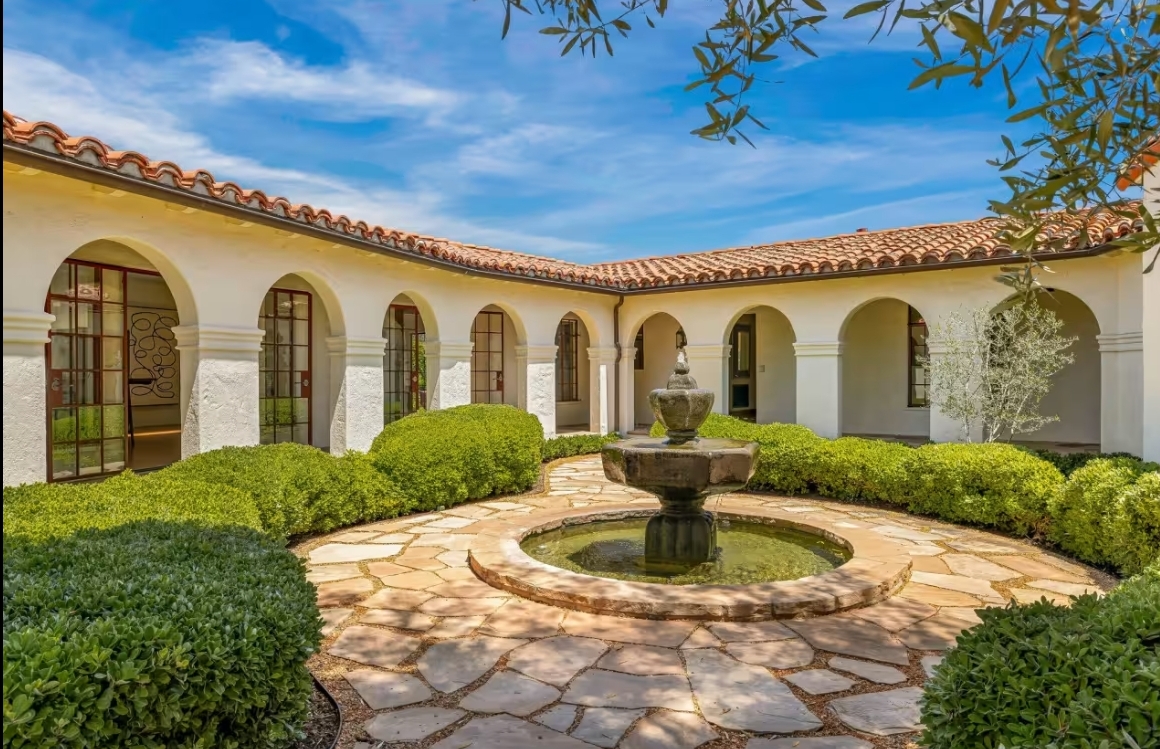 Bekas Rumah Ben Affleck di LA Terjual Rp154 Miliar