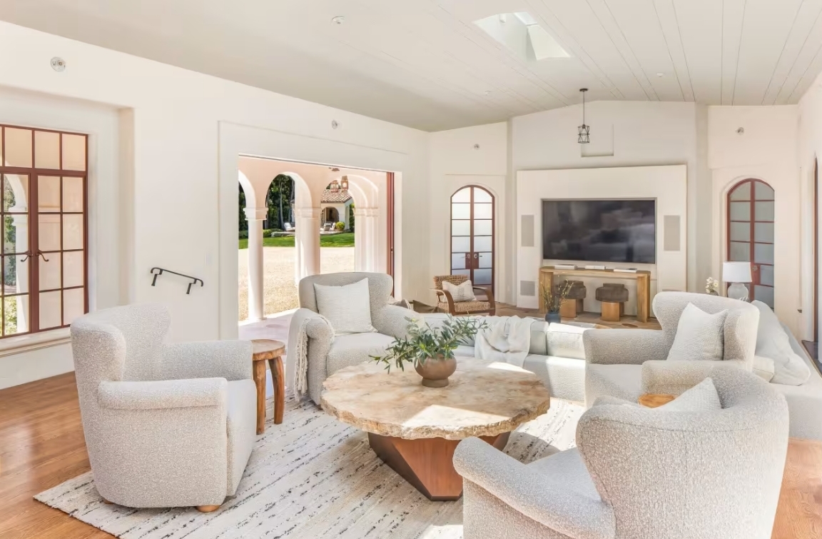 Bekas Rumah Ben Affleck di LA Terjual Rp154 Miliar