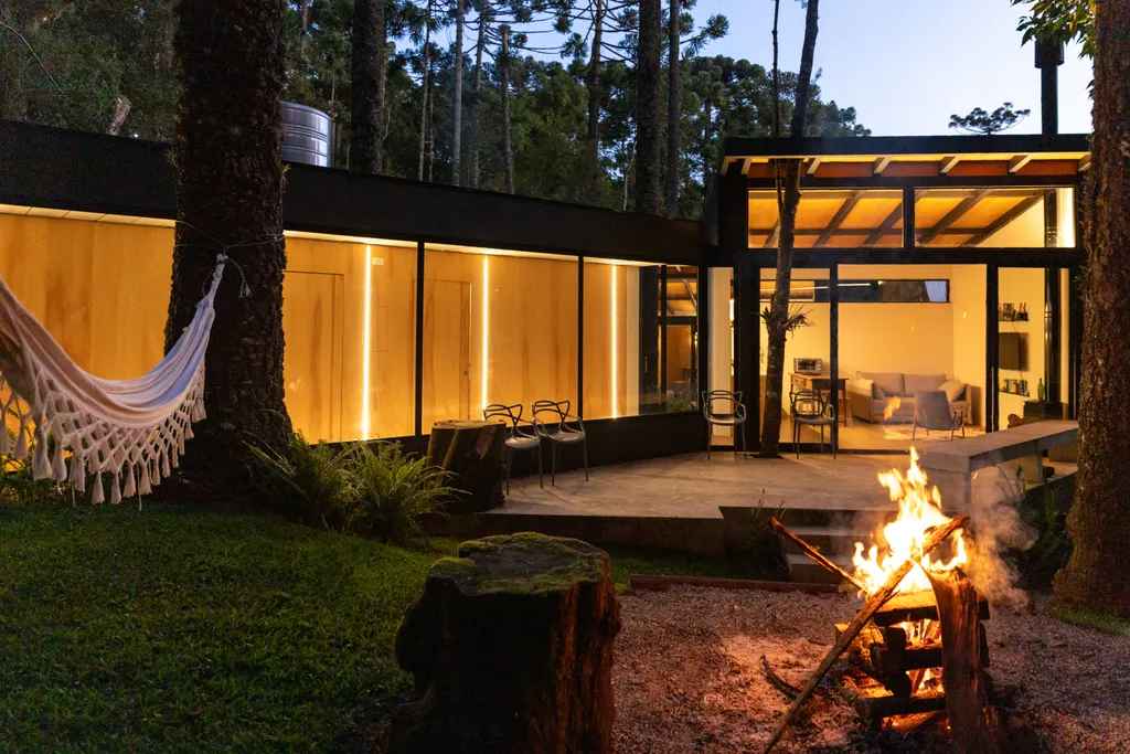 Rumah Ini Bikin Kamu Pengen Pindah ke Hutan Sekarang Juga!