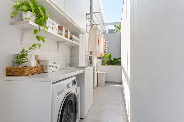 Area Cuci Jemur di Lorong Warna Putih