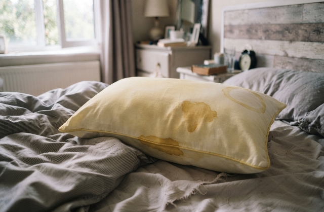 Bantal menguning