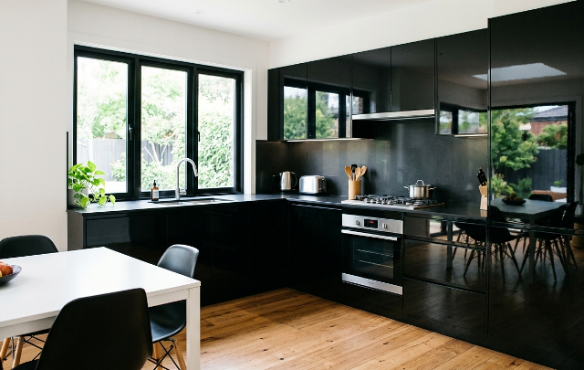5 Inspirasi Dapur Minimalis Hitam, Elegan dan Modern 2026