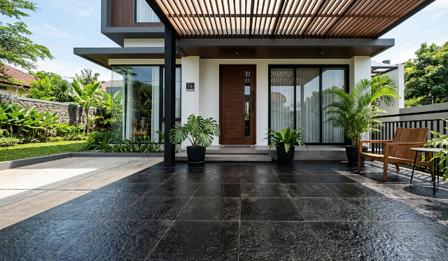 5 Keramik Teras Rumah yang Aman saat Musim Hujan