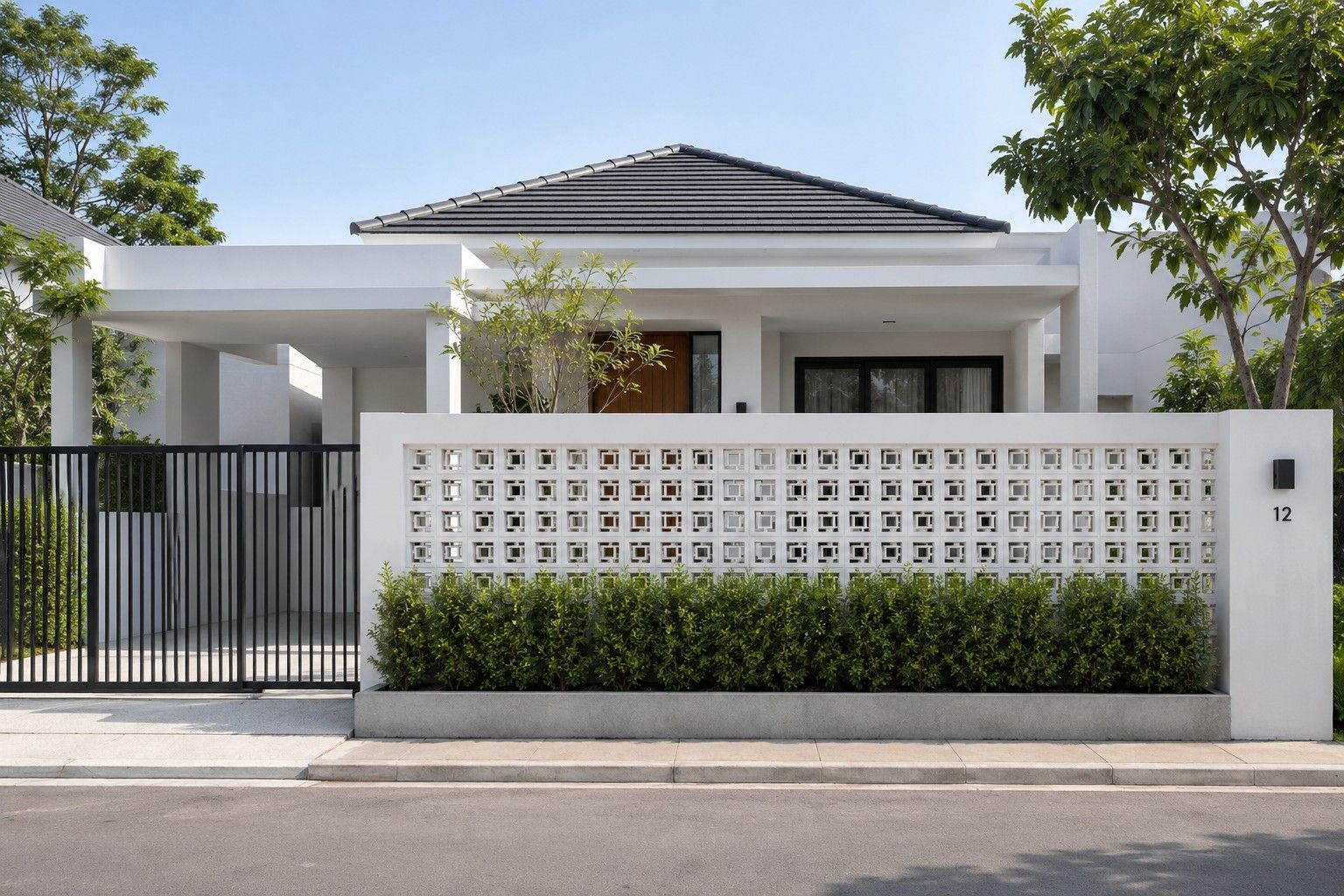 5 Inspirasi Model Pagar Kombinasi Roster dan Tanaman untuk Rumah Lebih Estetik