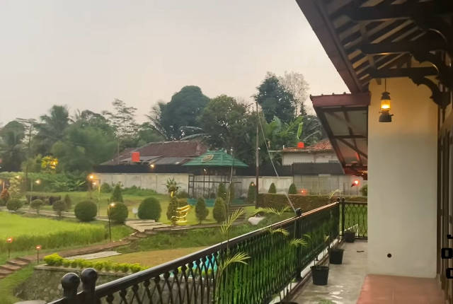 Pemandangan Vila dari Lantai Dua