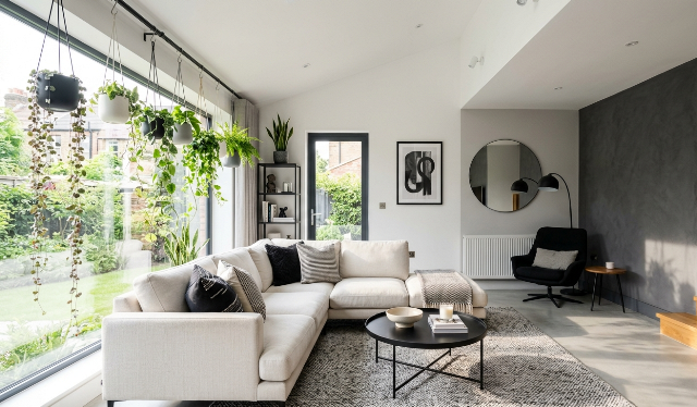 Inspirasi Ruang Tamu dengan Tanaman Gantung, Bikin Rumah Lebih Asri