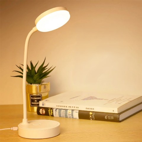 Belajar Lebih Fokus, Ini Lampu Meja yang Wajib Kamu Beli