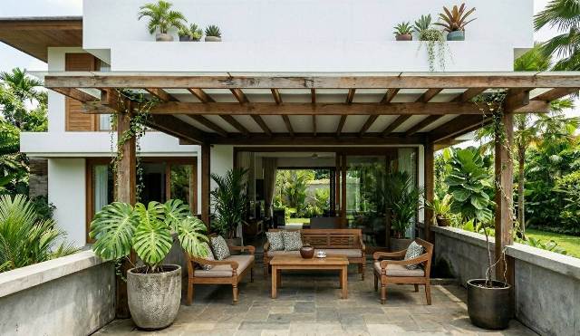 Teras Rumah Panas Banget? Coba 5 Cara Ini Biar Adem