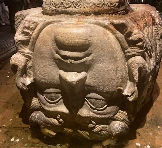 Menyusuri Basilica Cistern, Waduk Raksasa Peninggalan Bizantium di Turki