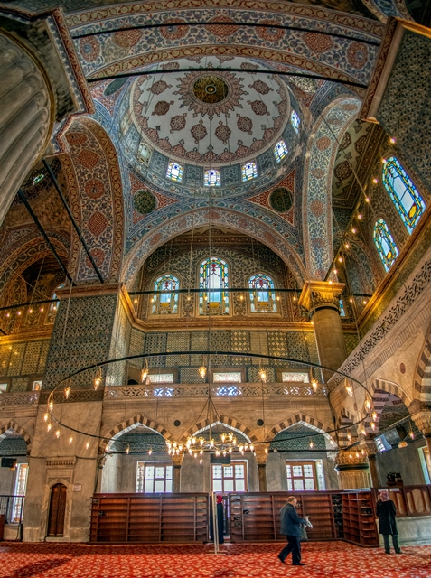 Blue Mosque: Masjid Ikonik dengan 6 Menara di Istanbul