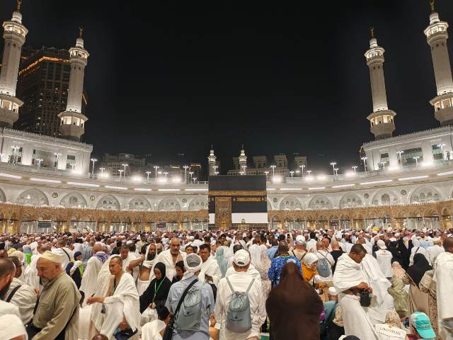 Mengenal Kiswah, Kain Penutup Kabah yang Diganti Setiap Tahun