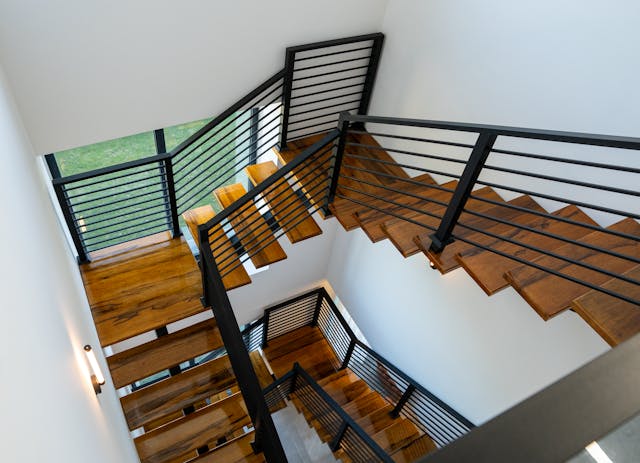 Model Pagar Tangga Minimalis yang Bikin Rumah Terlihat Modern