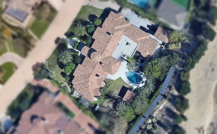 Fantastis! Aset Properti Kourtney dan Travis Capai Rp800 Miliar