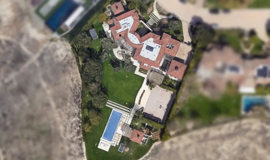 Fantastis! Aset Properti Kourtney dan Travis Capai Rp800 Miliar