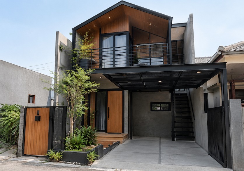 rumah industrial kayu besi