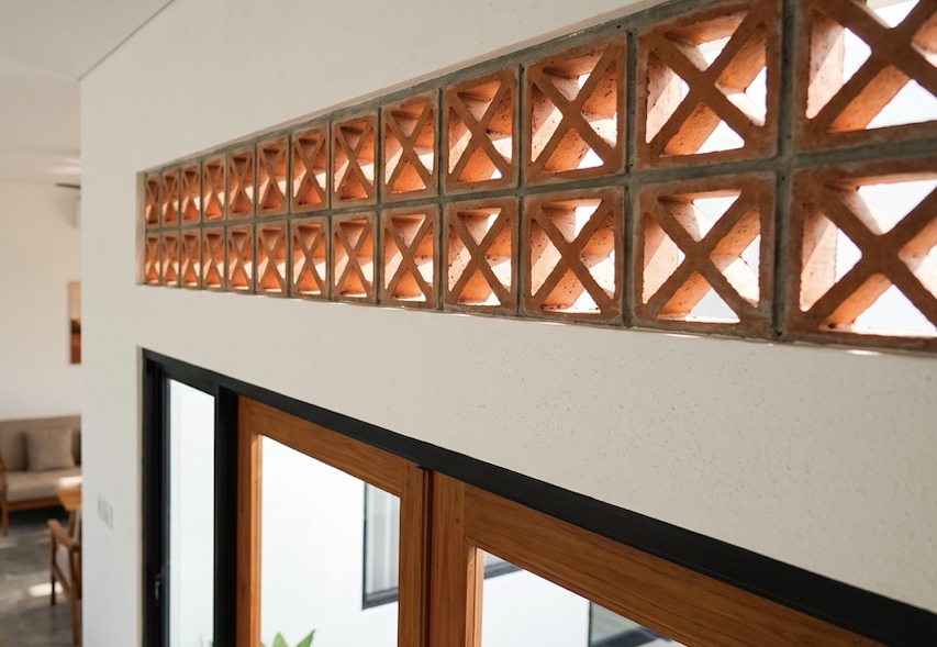 ventilasi model silang
