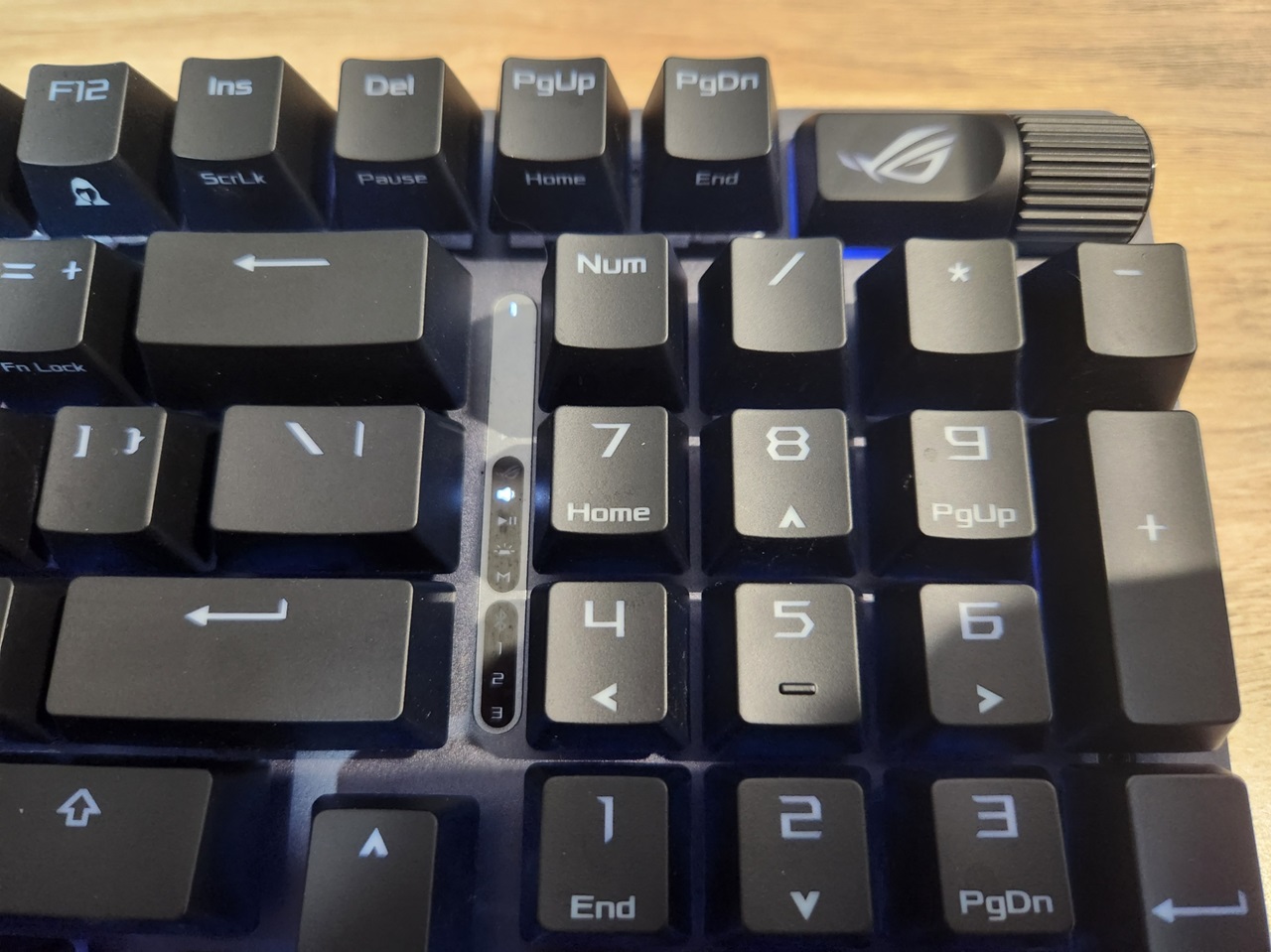Asus ROG Strix Scope II 96 Wireless, Pengalaman Keyboard Wireless Terbaik