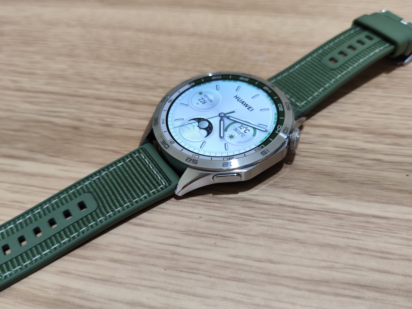 Impressions de la Huawei Watch GT4 46 mm, transformant une montre de luxe en une montre sophistiquée