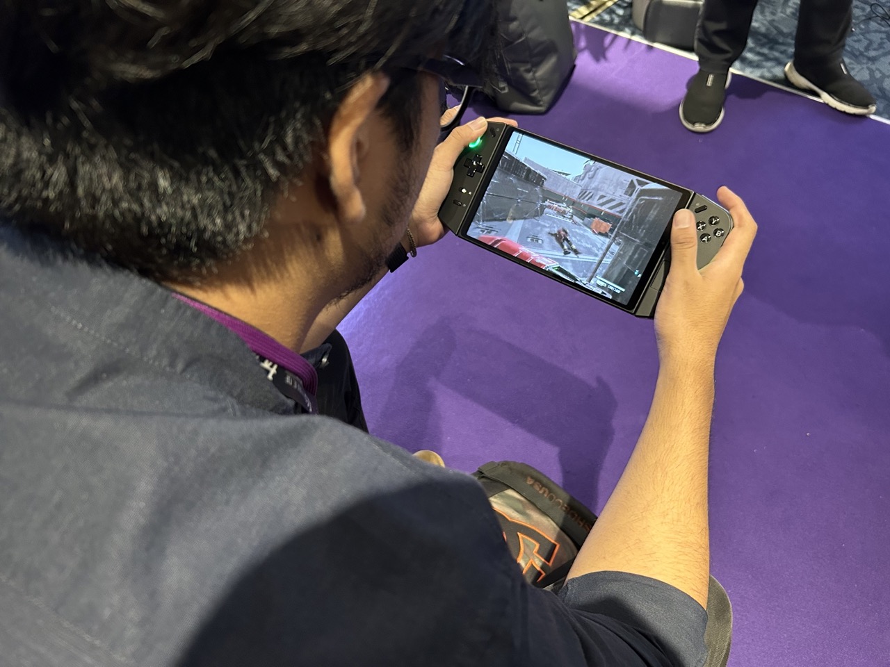 Menjajal Singkat Legion Go, Gaming Handheld Ergonomis